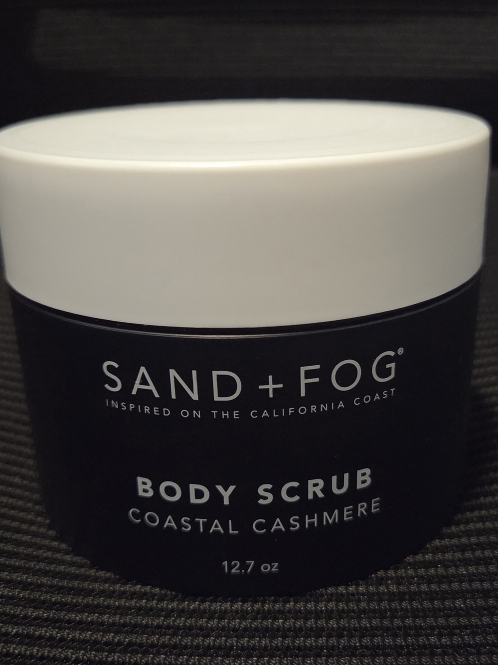 SAND+FOG Coastal Cashmere Body Scrub - White & Black